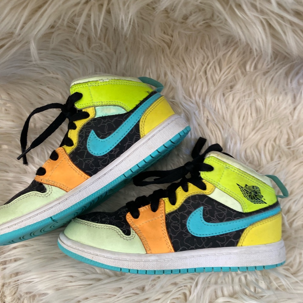 Air Jordan 1 Mid SE (GS) Clover Sneaker kids aurora green